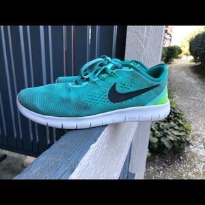 Nike Free RN (GS) Running Athletic Shoes Hyper Turquoise black 833993 300 Sz 6Y